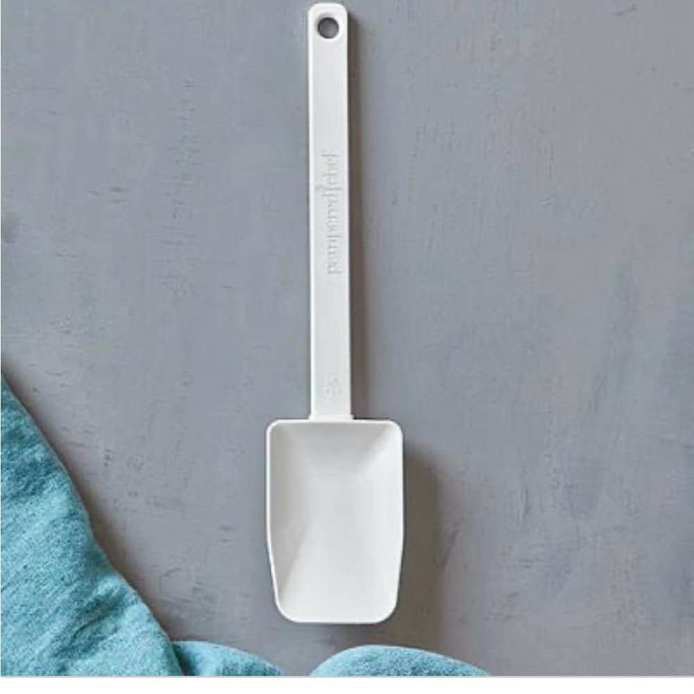 NEW PAMPERED CHEF MIX 'N SCRAPER